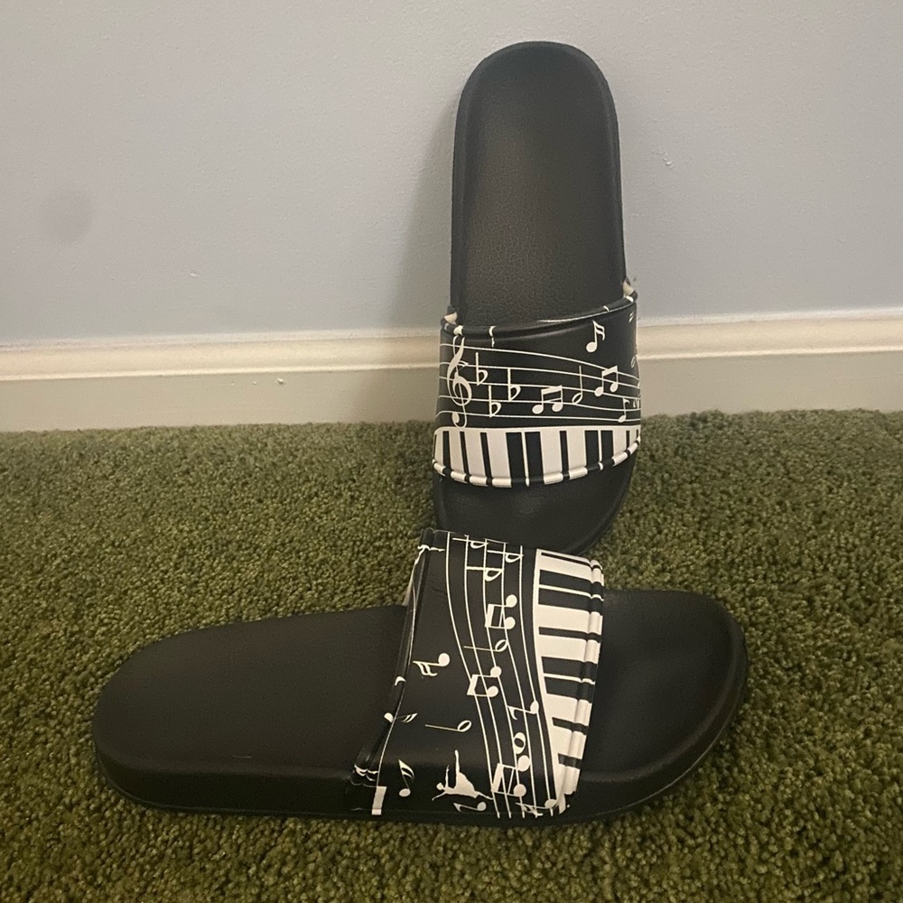 Black Music Note Slides